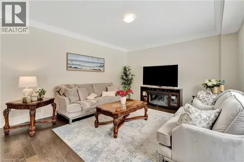63 Flagg Avenue Paris ON N3L 0K1