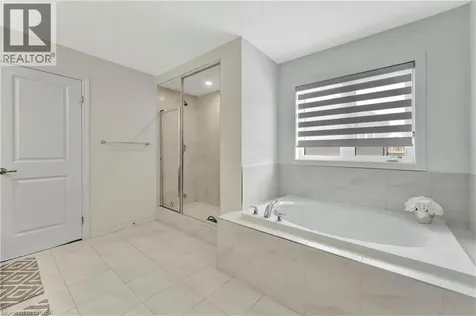 63 Flagg Avenue Paris ON N3L 0K1