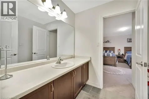 63 Flagg Avenue Paris ON N3L 0K1