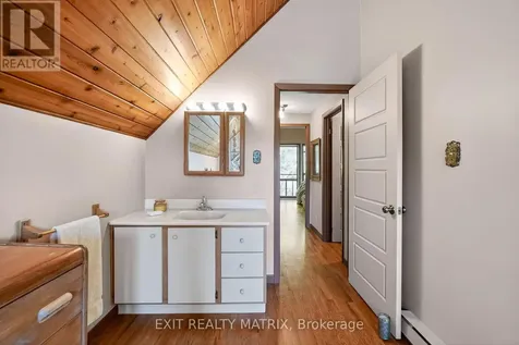 5056 Nicolls Island Road Ottawa ON K4M 0E2