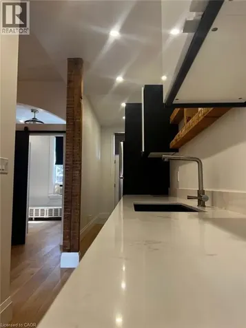 158 Wellington Street South Hamilton ON L8N 2R4