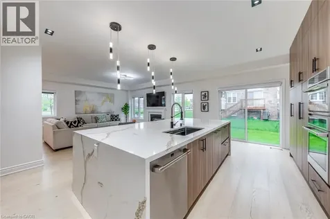 3937 Leonardo Street Burlington ON L7M 0Z8
