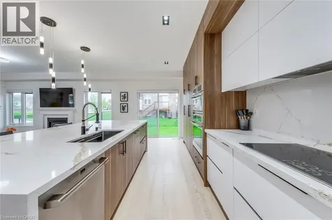 3937 Leonardo Street Burlington ON L7M 0Z8
