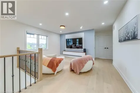 3937 Leonardo Street Burlington ON L7M 0Z8