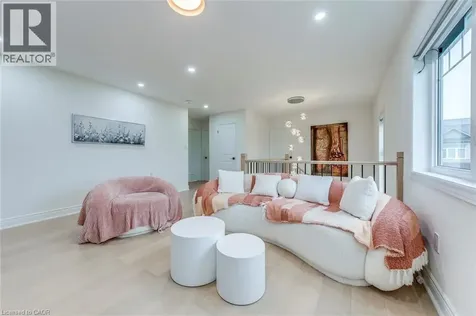 3937 Leonardo Street Burlington ON L7M 0Z8