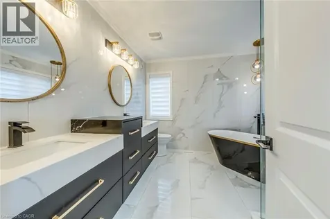 3937 Leonardo Street Burlington ON L7M 0Z8