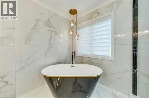 3937 Leonardo Street Burlington ON L7M 0Z8