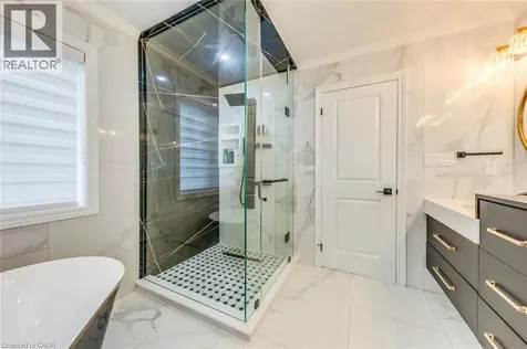 3937 Leonardo Street Burlington ON L7M 0Z8