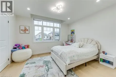 3937 Leonardo Street Burlington ON L7M 0Z8