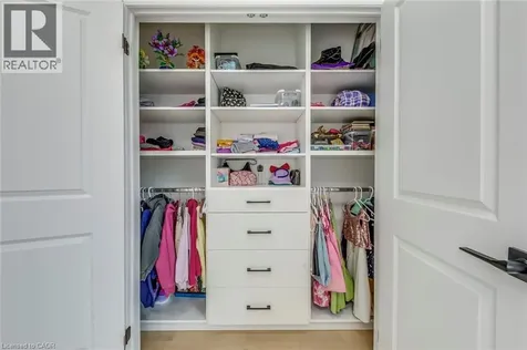 3937 Leonardo Street Burlington ON L7M 0Z8