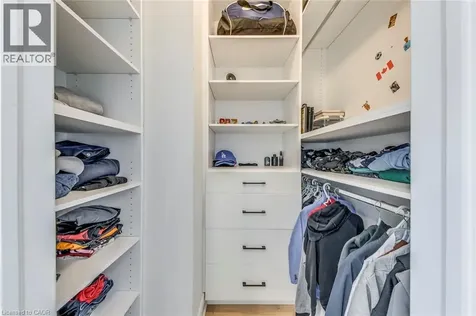3937 Leonardo Street Burlington ON L7M 0Z8
