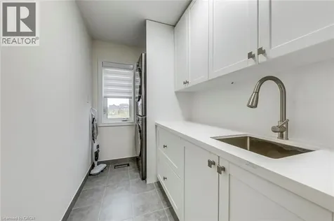 3937 Leonardo Street Burlington ON L7M 0Z8