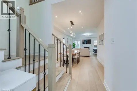 3937 Leonardo Street Burlington ON L7M 0Z8