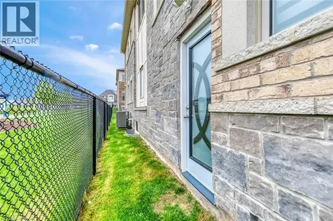 3937 Leonardo Street Burlington ON L7M 0Z8