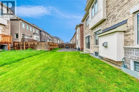 3937 Leonardo Street Burlington ON L7M 0Z8