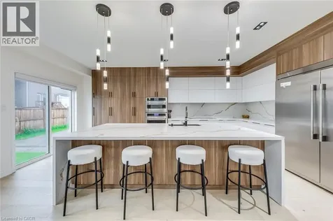 3937 Leonardo Street Burlington ON L7M 0Z8