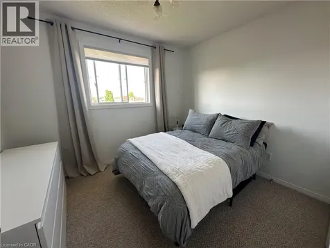 33 Vineberg Drive Hamilton ON L9B 2P6