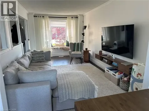 33 Vineberg Drive Hamilton ON L9B 2P6