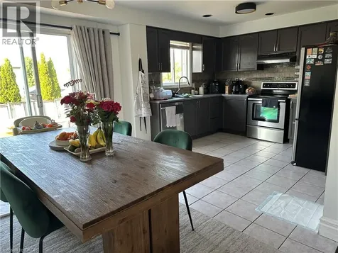 33 Vineberg Drive Hamilton ON L9B 2P6