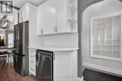 24 Third Avenue St. Thomas ON N5R 4J9