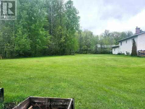 2943 B Line Road Laurentian Valley ON K8A 6W6