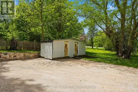 2058 James Street Howick ON N0G 1X0