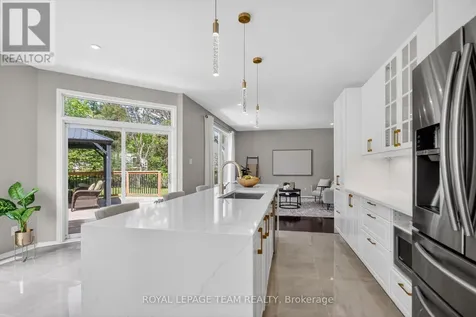 121 Muskego Crescent Ottawa ON K2W 1H6