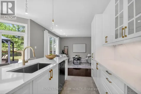 121 Muskego Crescent Ottawa ON K2W 1H6
