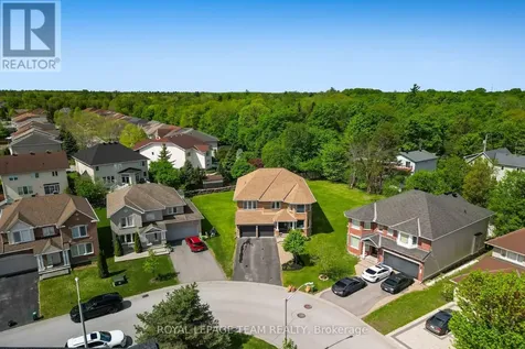 121 Muskego Crescent Ottawa ON K2W 1H6