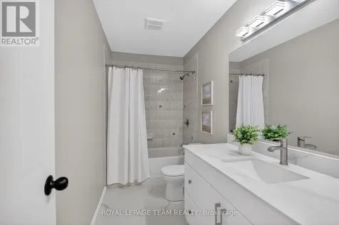 121 Muskego Crescent Ottawa ON K2W 1H6