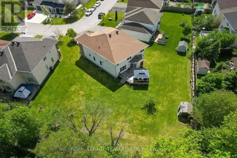 121 Muskego Crescent Ottawa ON K2W 1H6