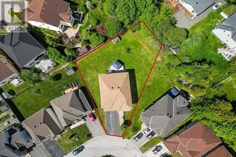 121 Muskego Crescent Ottawa ON K2W 1H6