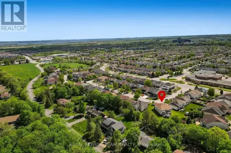 121 Muskego Crescent Ottawa ON K2W 1H6