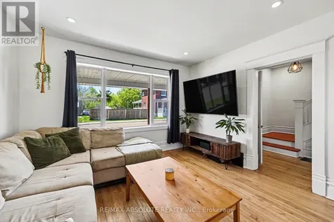 21 Bank Street North Renfrew ON K7V 2E1