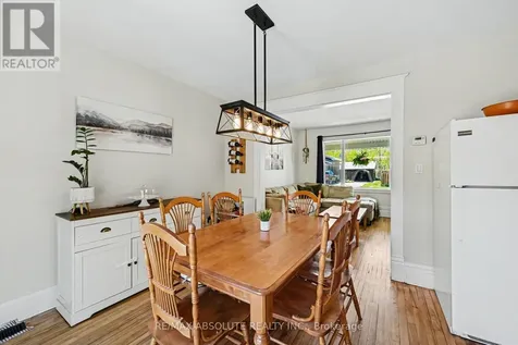 21 Bank Street North Renfrew ON K7V 2E1