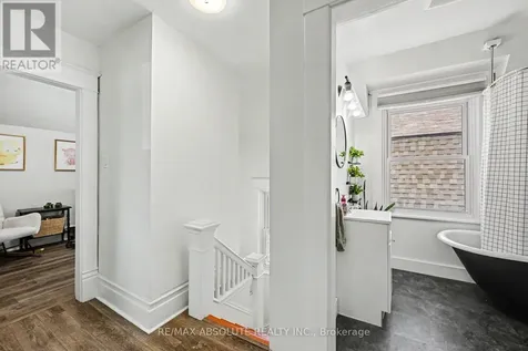 21 Bank Street North Renfrew ON K7V 2E1
