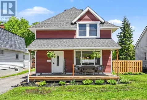 21 Bank Street North Renfrew ON K7V 2E1