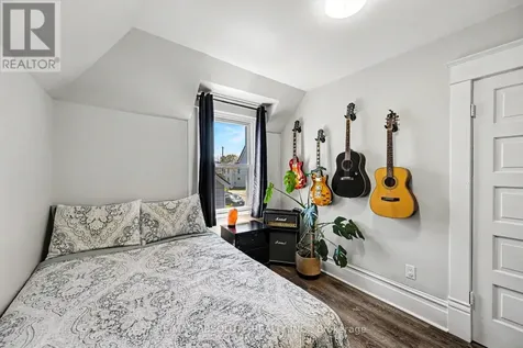 21 Bank Street North Renfrew ON K7V 2E1