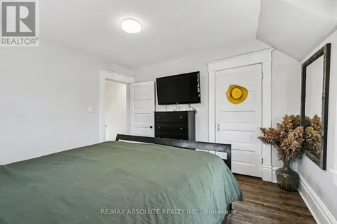 21 Bank Street North Renfrew ON K7V 2E1