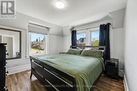 21 Bank Street North Renfrew ON K7V 2E1
