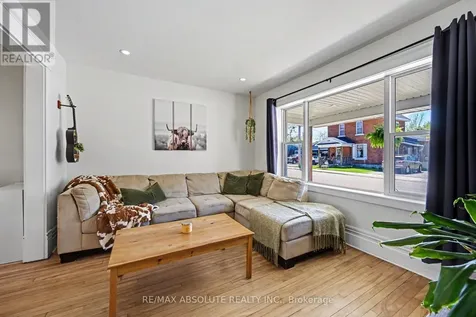 21 Bank Street North Renfrew ON K7V 2E1