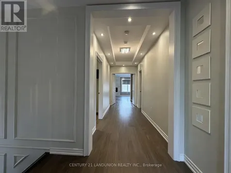 141 Conklin Crescent Aurora ON L4G 0Z2