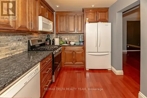 132 Acklam Terrace West Ottawa ON K2K 2J5