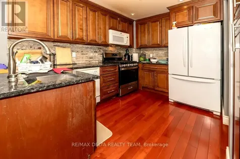 132 Acklam Terrace West Ottawa ON K2K 2J5
