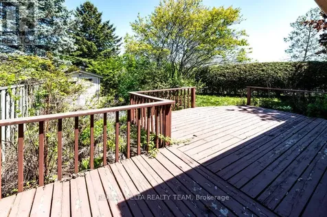 132 Acklam Terrace West Ottawa ON K2K 2J5