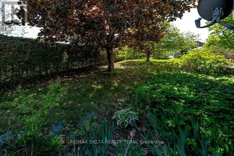 132 Acklam Terrace West Ottawa ON K2K 2J5