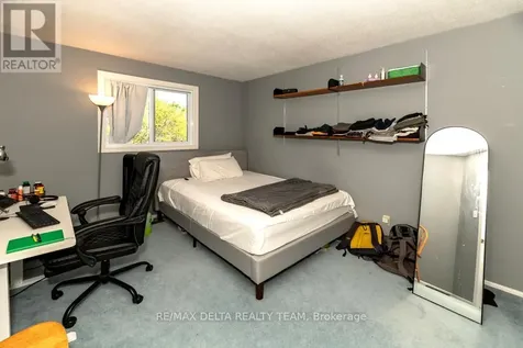 132 Acklam Terrace West Ottawa ON K2K 2J5