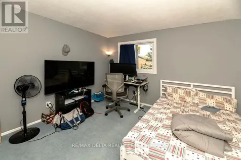 132 Acklam Terrace West Ottawa ON K2K 2J5