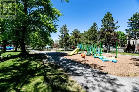 132 Acklam Terrace West Ottawa ON K2K 2J5