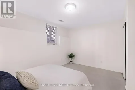 270 Espin Heights Ottawa ON K2J 0Y8
